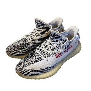 YEEZY 350 Boost V2 Zebra Size 8.5